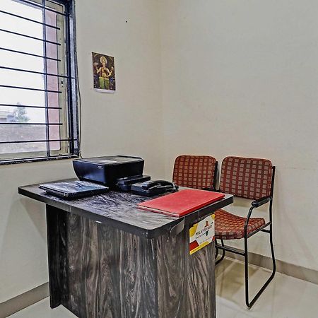 Super Hotel O Midway Treat Dhar Bagian luar foto