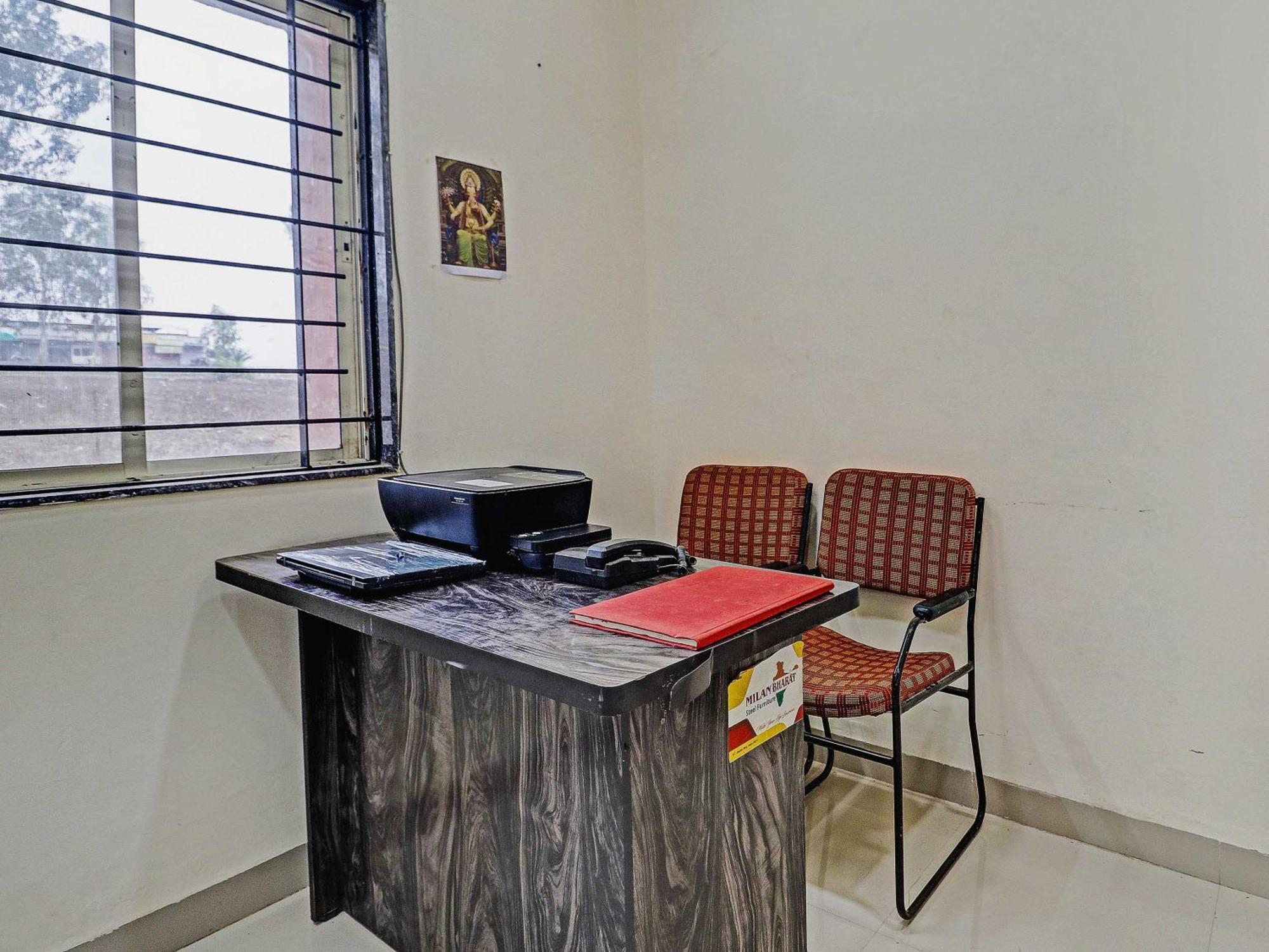 Super Hotel O Midway Treat Dhar Bagian luar foto