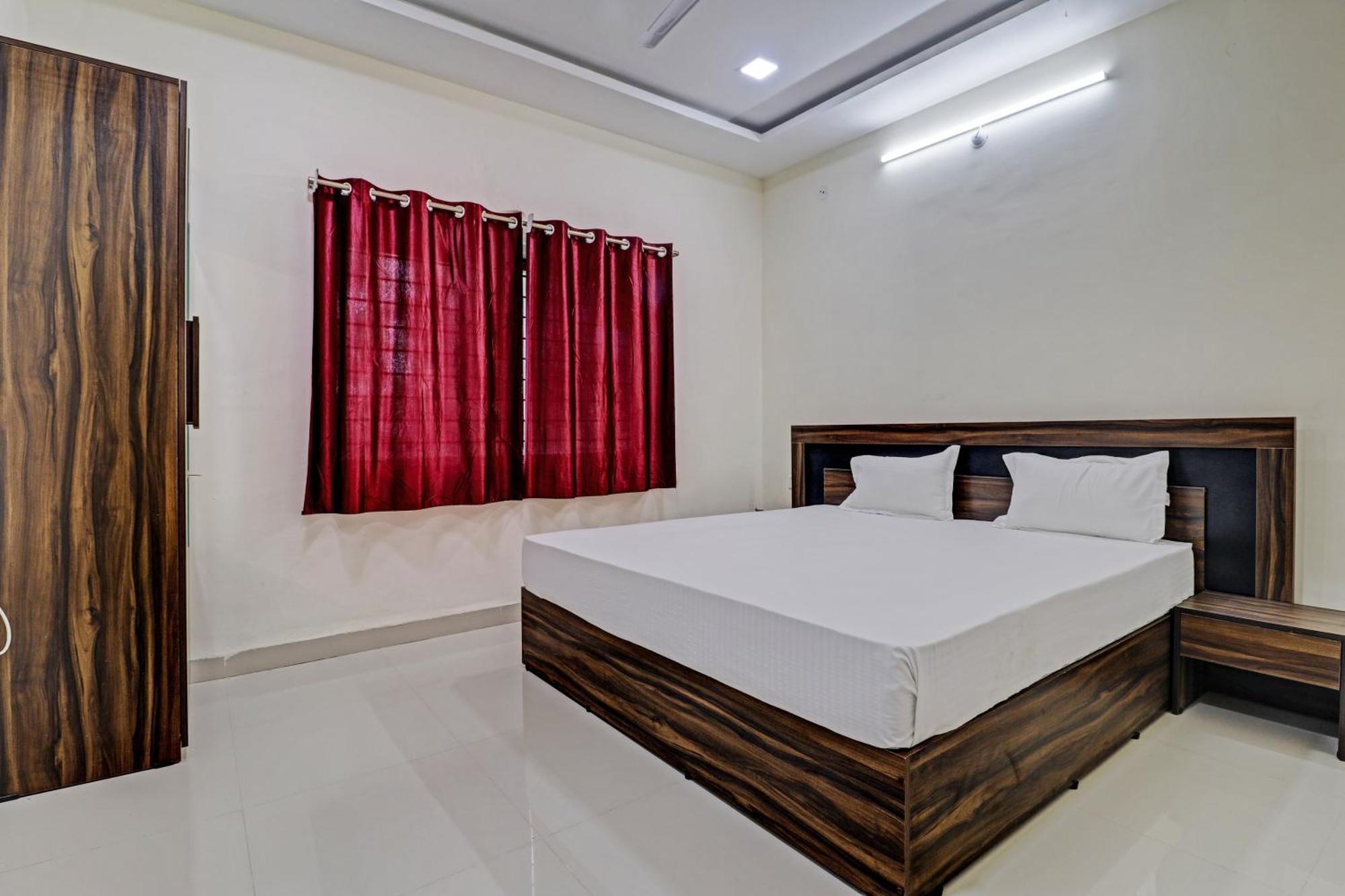Super Hotel O Midway Treat Dhar Bagian luar foto