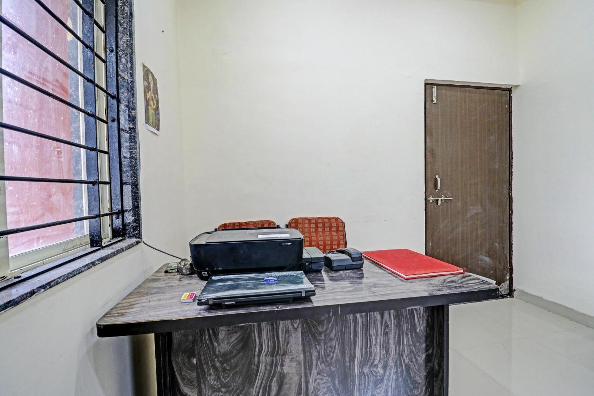 Super Hotel O Midway Treat Dhar Bagian luar foto