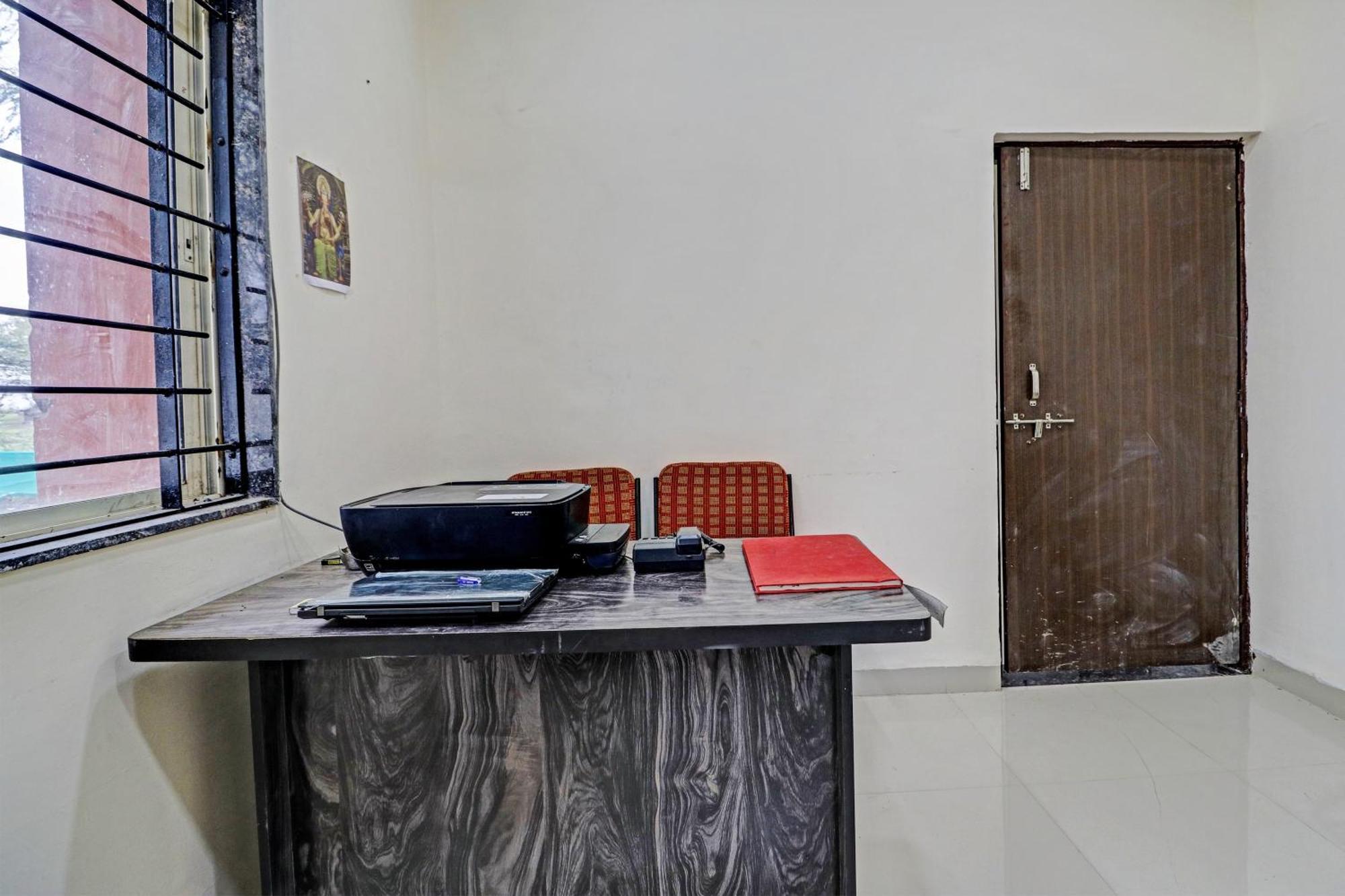 Super Hotel O Midway Treat Dhar Bagian luar foto